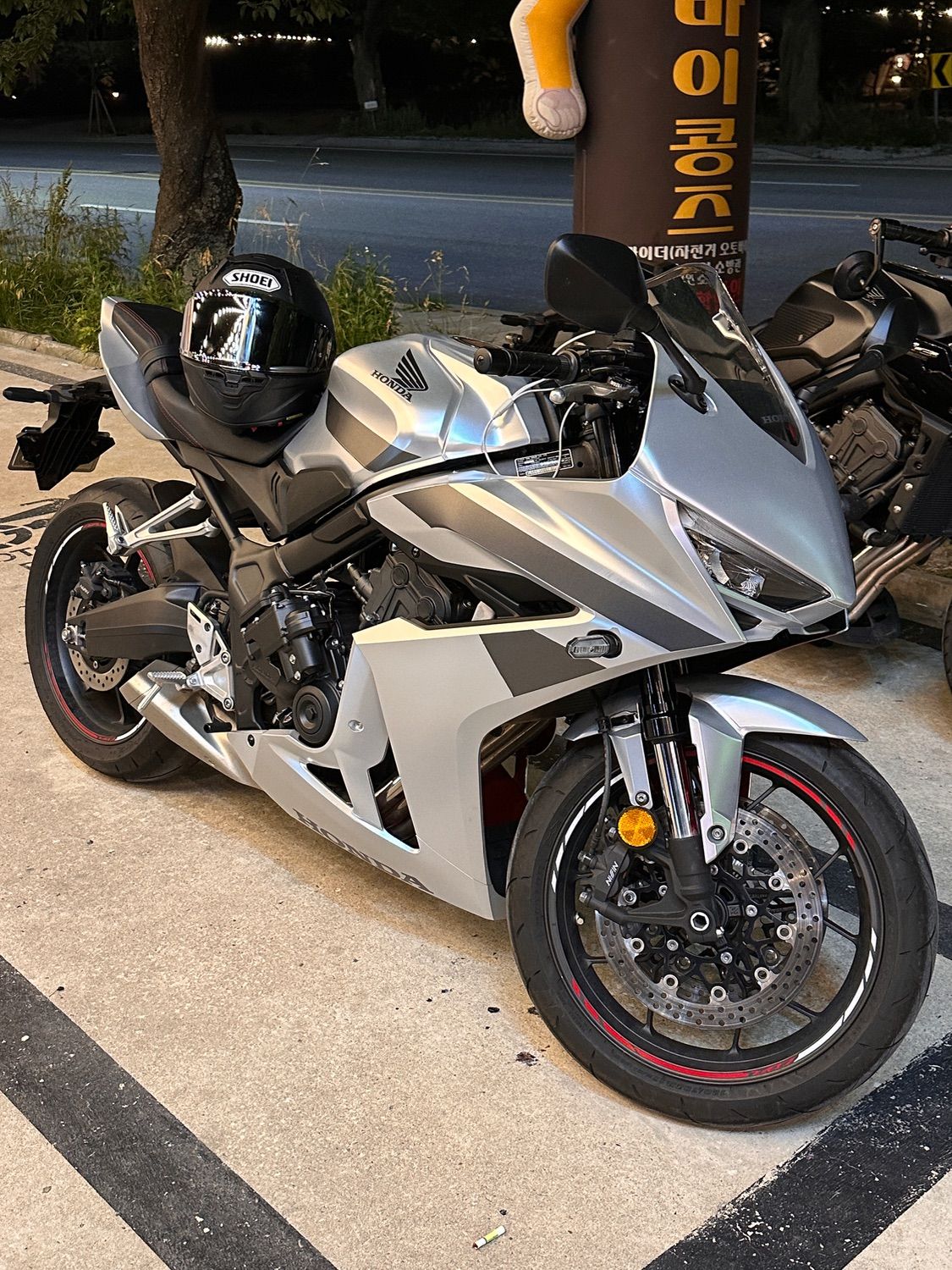 혼다 CBR 650 R 2025 화이트 사진 1