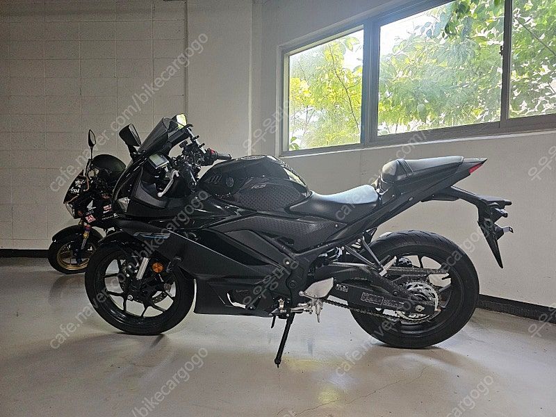 야마하 YZF R3 thumb 2