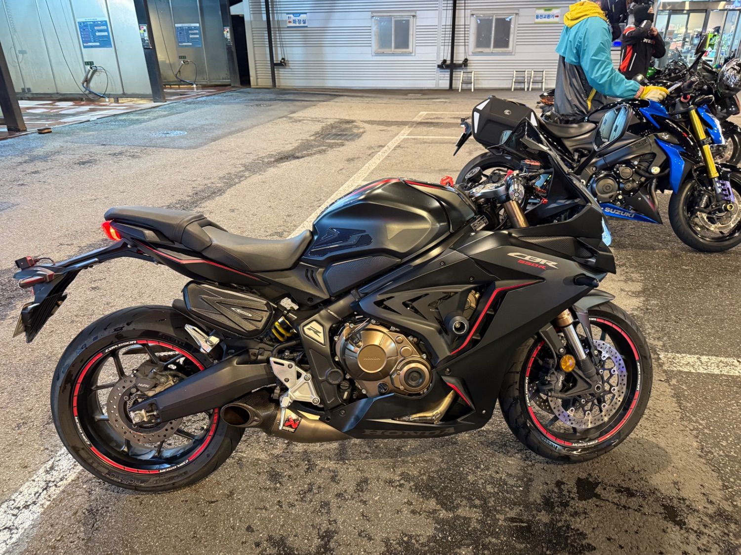 혼다 CBR 650 R 2020 블랙 사진 3