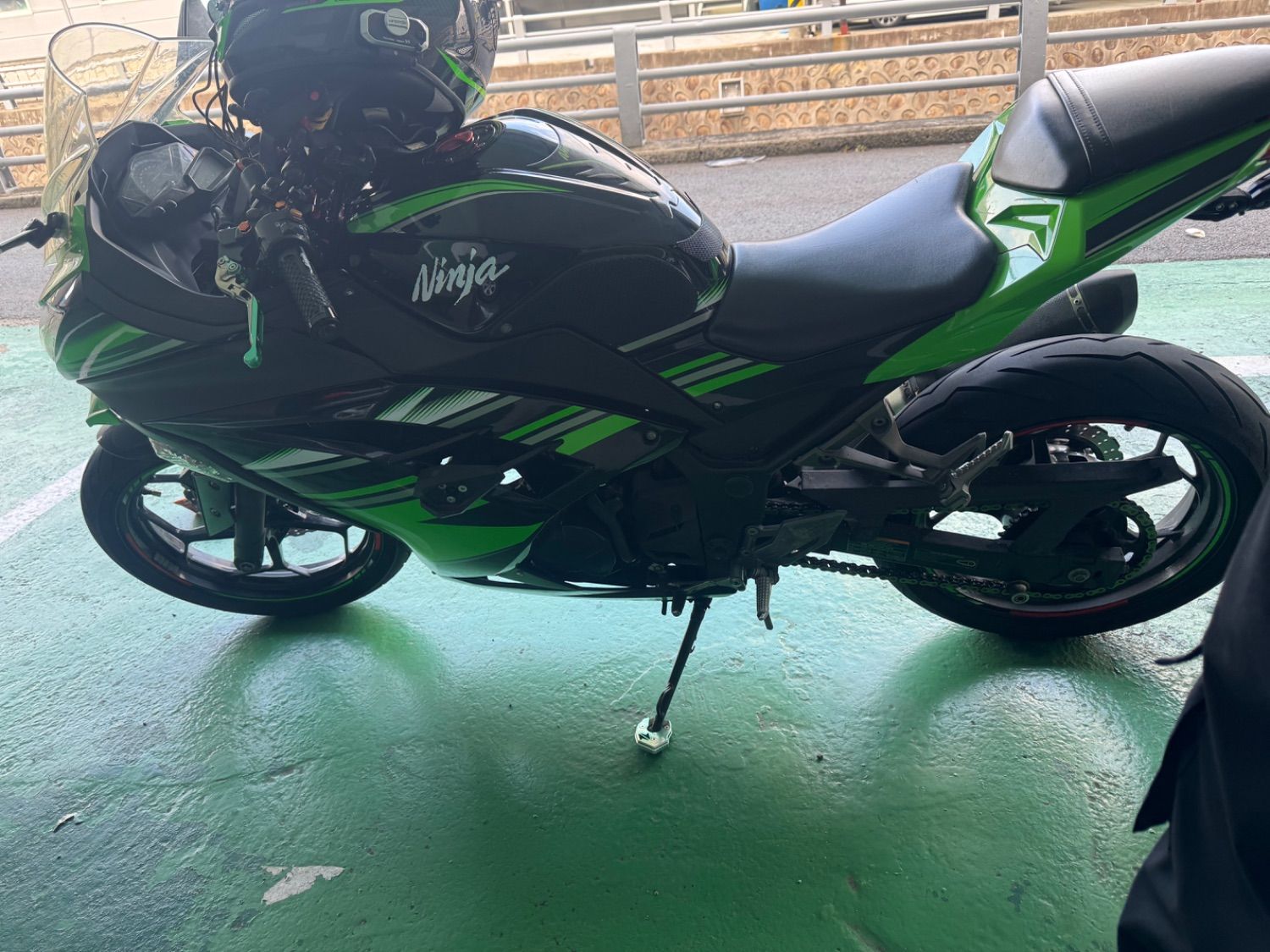 가와사키 닌자 300 thumb 2