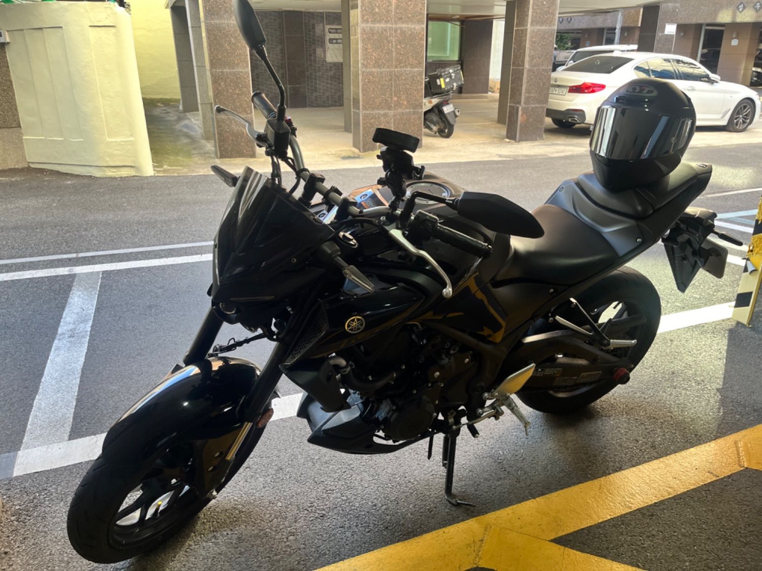 야마하 MT 03 thumb 2