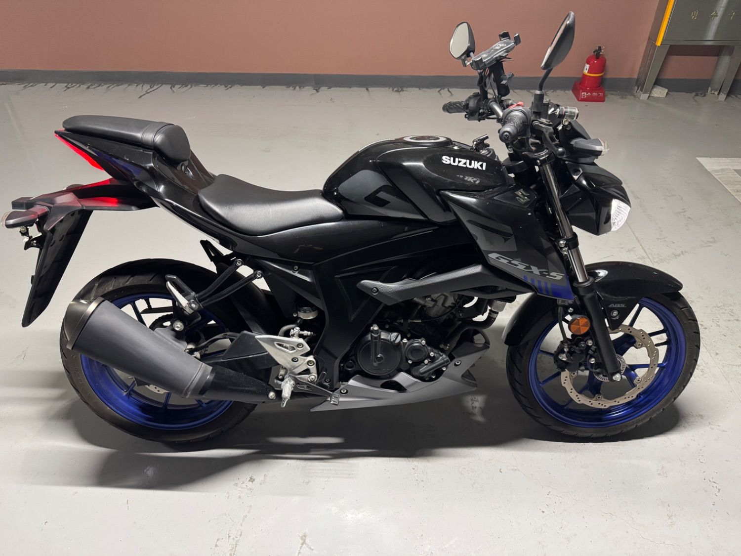 스즈키 GSX S 125 main