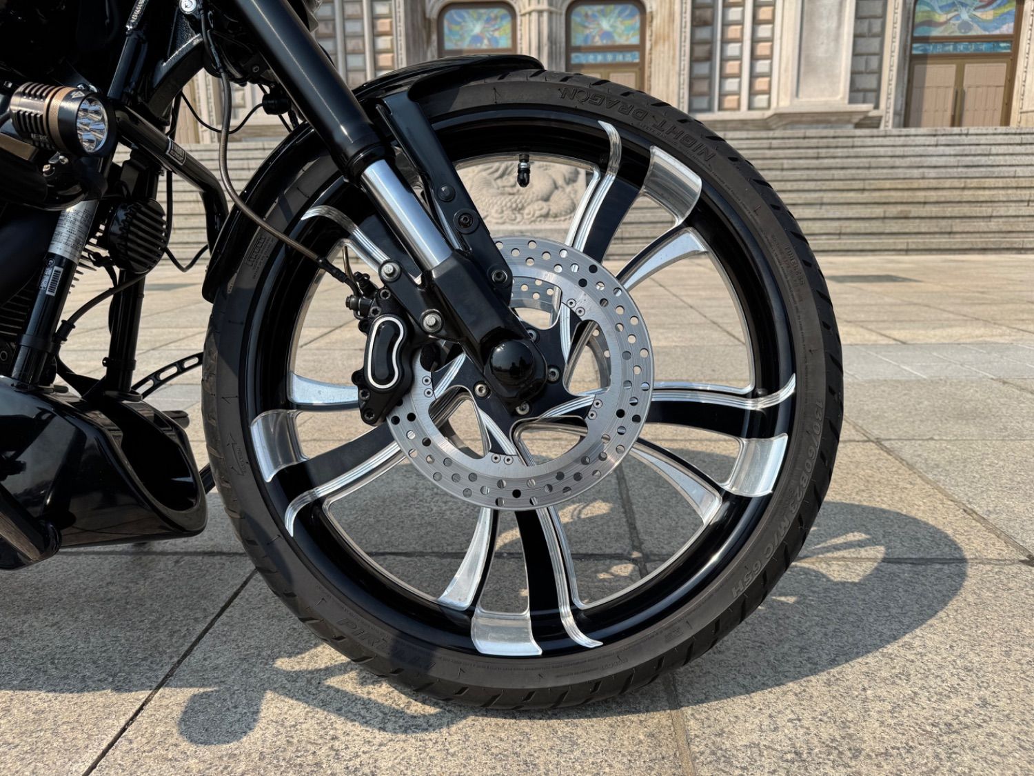 할리데이비슨 CVO 브레이크아웃 thumb 2