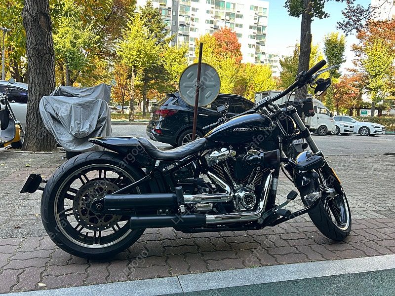 할리데이비슨 브레이크아웃 114 thumb 2