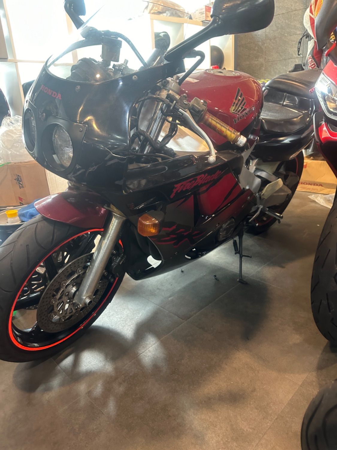 혼다 CBR 400 RR thumb 2