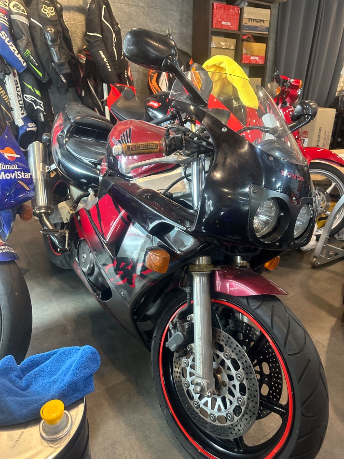 혼다 CBR 400 RR more