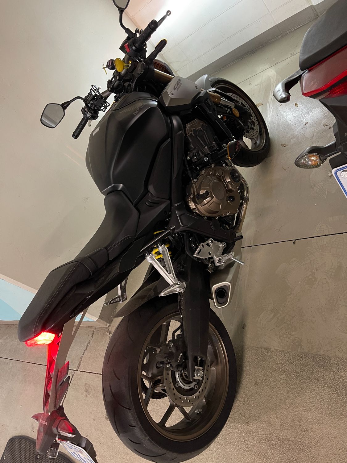 혼다 CB 650 R thumb 2