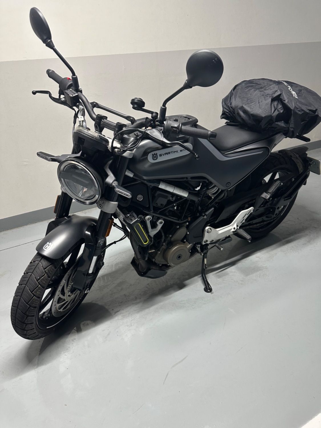 허스크바나 스바르트필렌 250 more