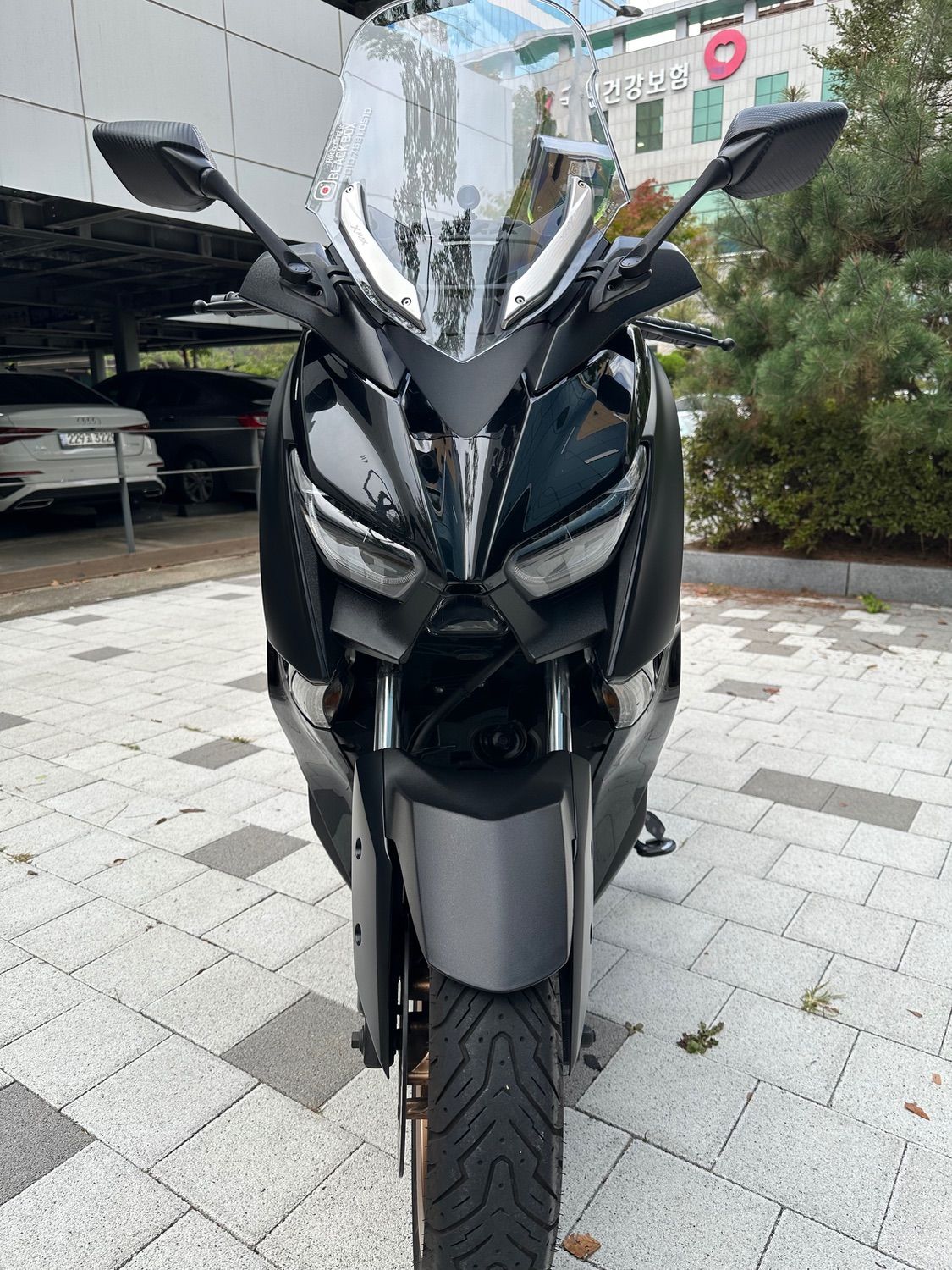 야마하 XMAX 300 ABS thumb 2