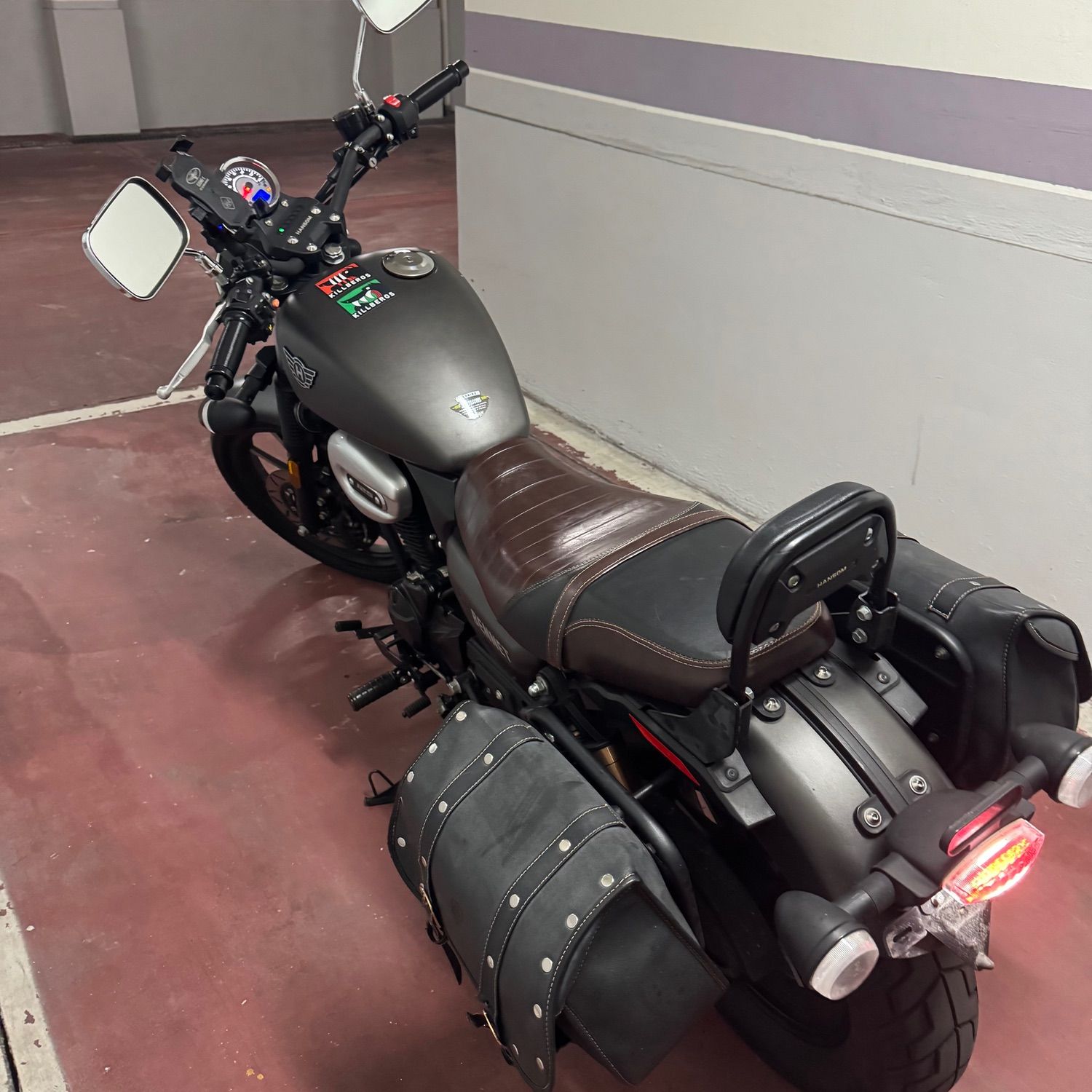 기타 베네트 125 more