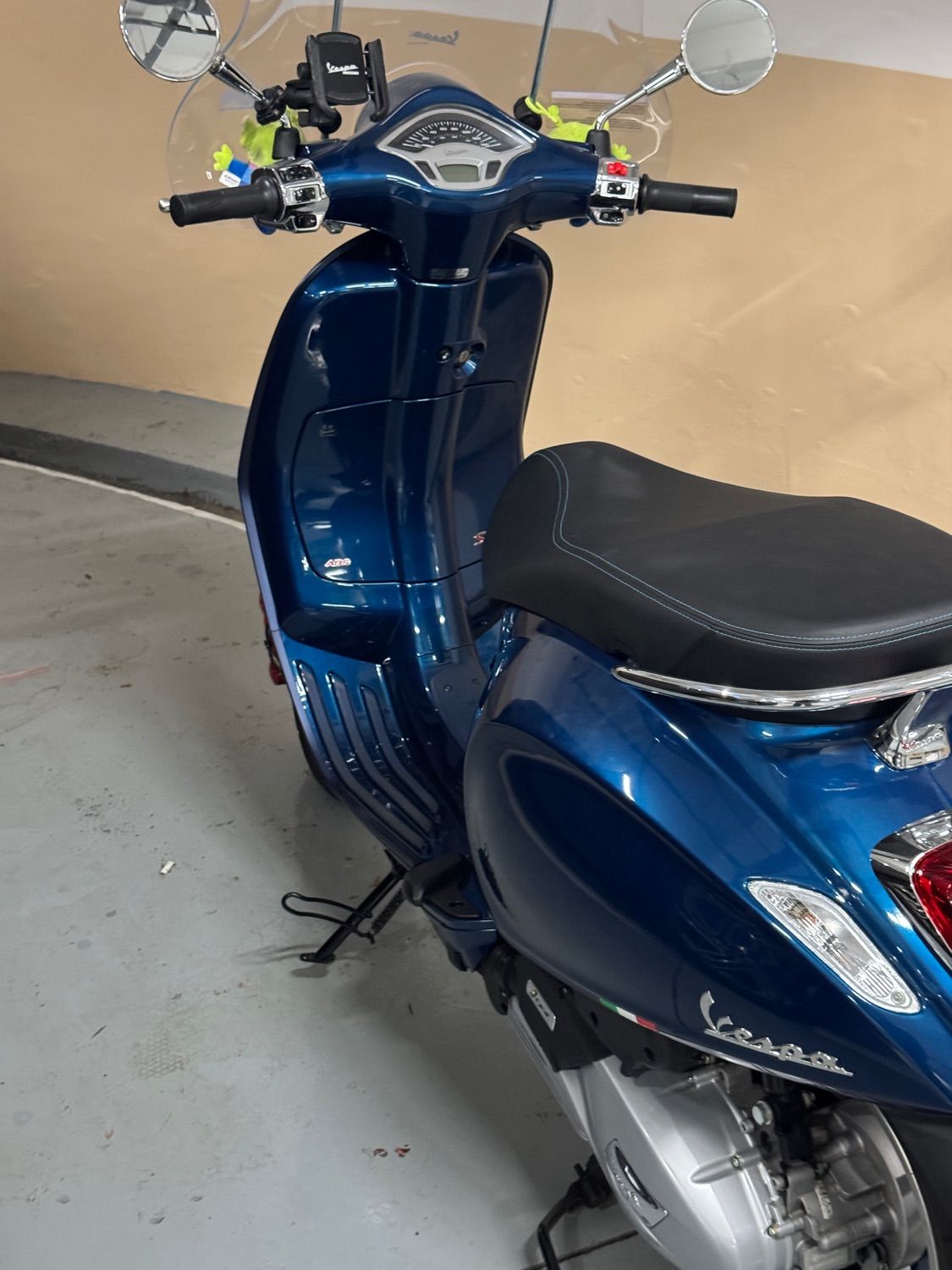 베스파 프리마베라 125 more