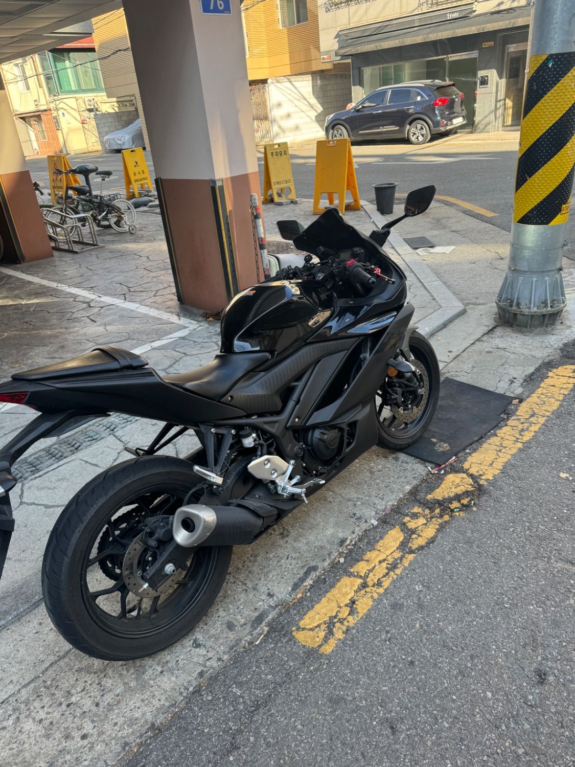 야마하 YZF R3 thumb 2