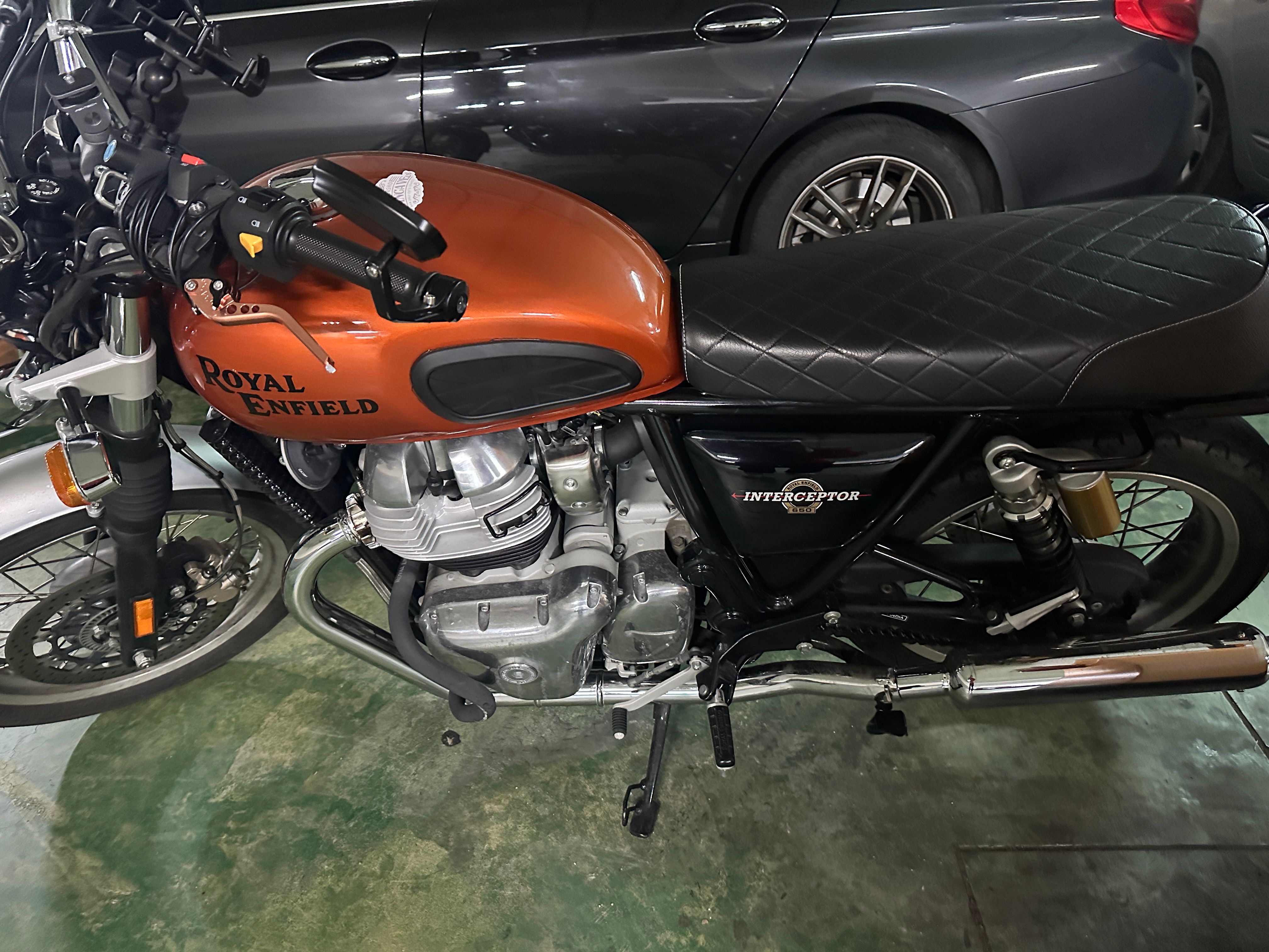 로얄엔필드 인터셉터 650 more