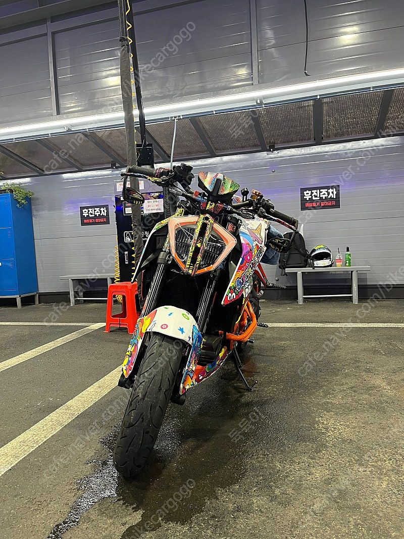 KTM 1290 슈퍼듀크 R thumb 2