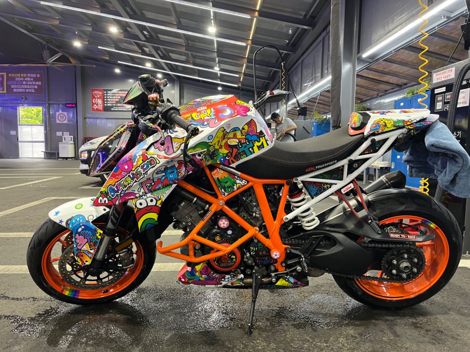 KTM 1290 슈퍼듀크 R 2018 블랙 사진 6