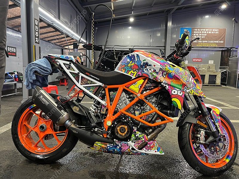 KTM 1290 슈퍼듀크 R 2018 오렌지 사진 3