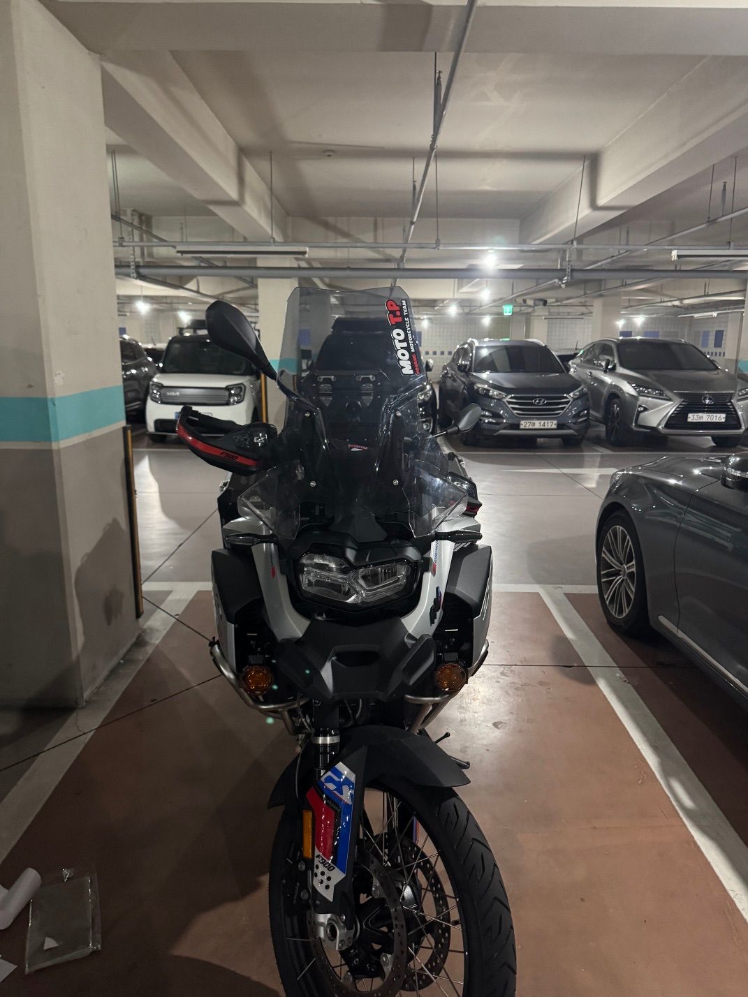 BMW F 900 GS ADV 2024 화이트 사진 3