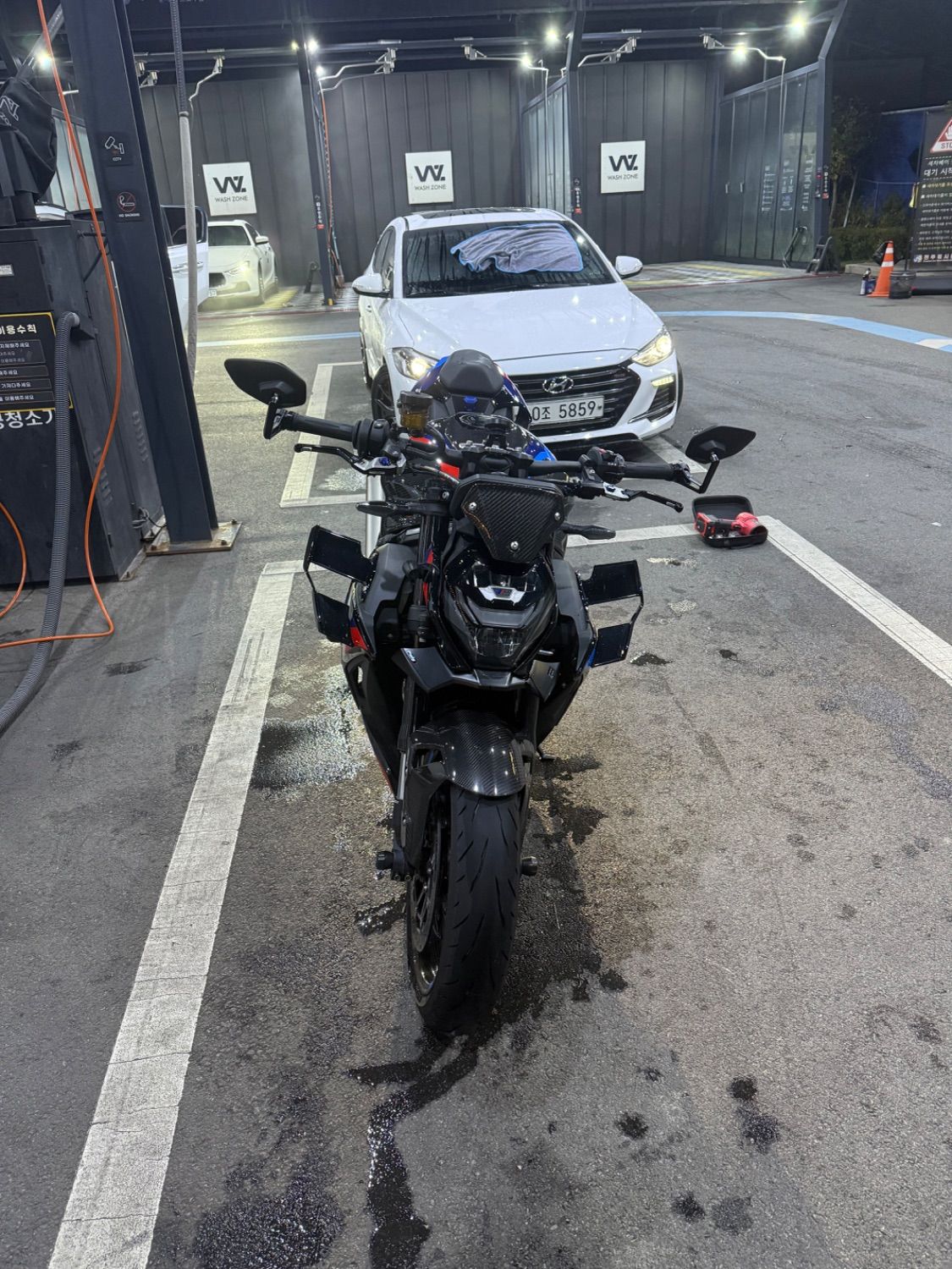 BMW M 1000 R 2023 블랙 사진 3