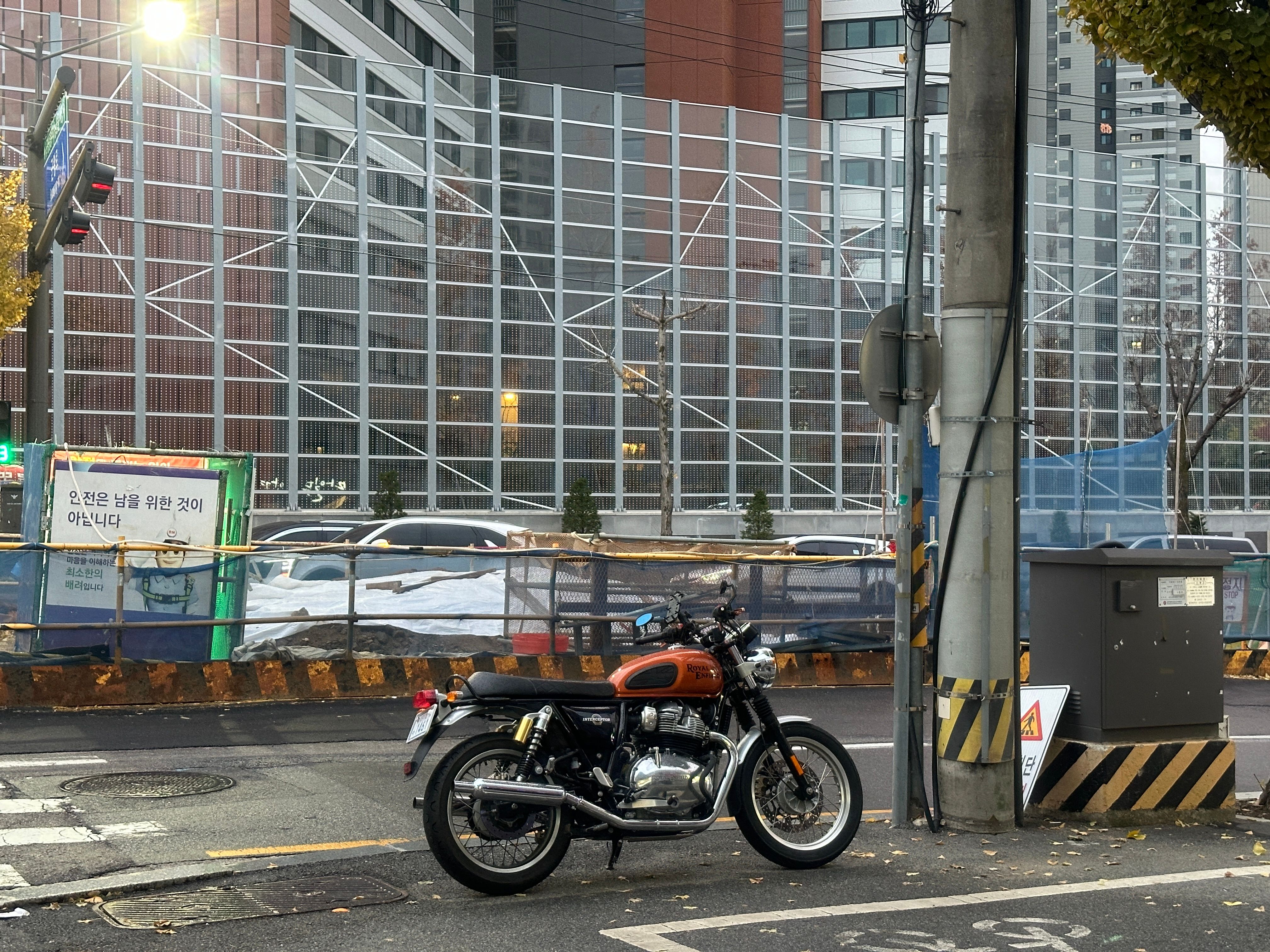 로얄엔필드 인터셉터 650 thumb 2