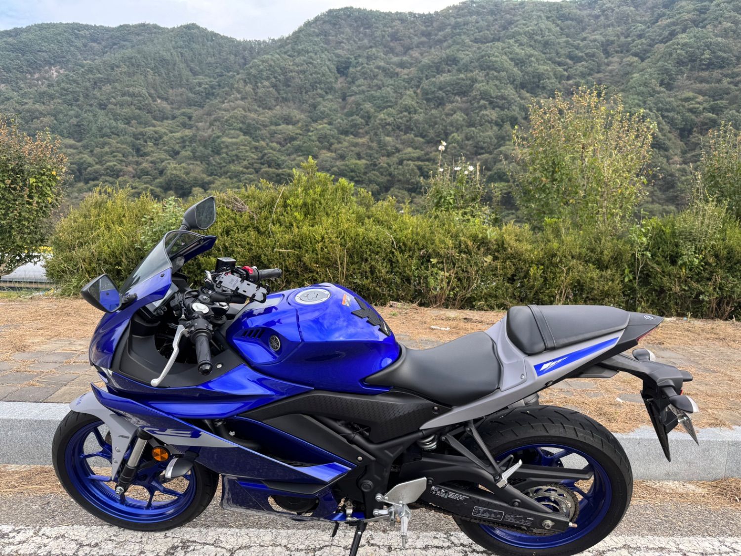 야마하 YZF R3 more