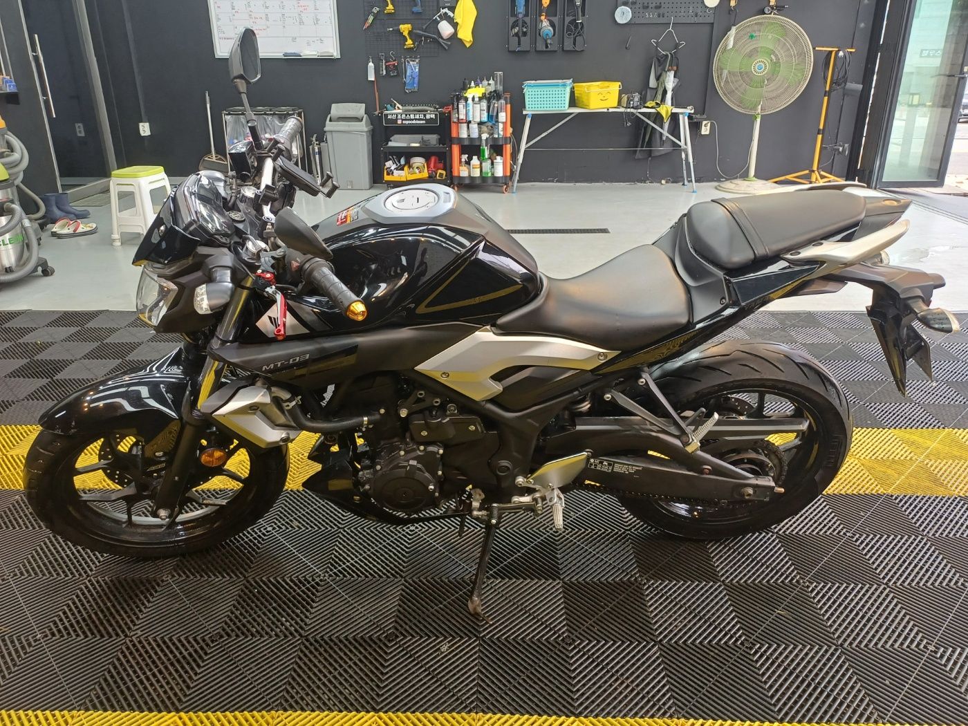 야마하 MT 03 more