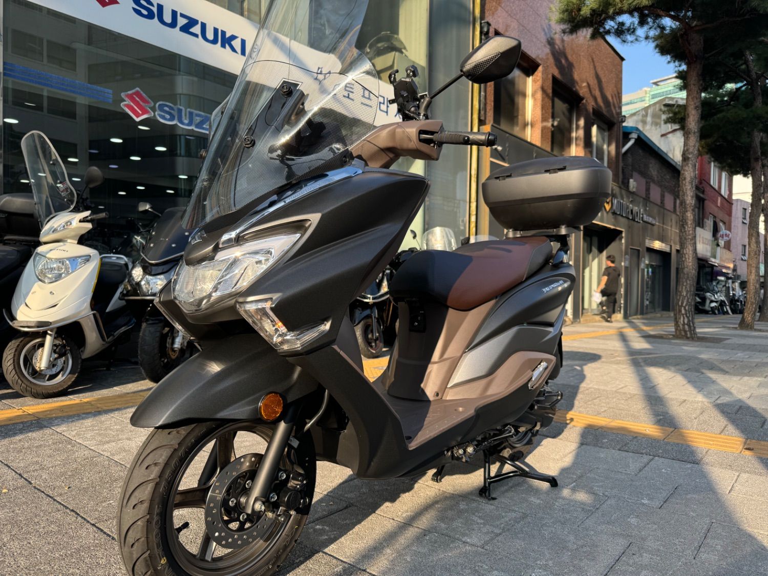 스즈키 버그만 125 thumb 2