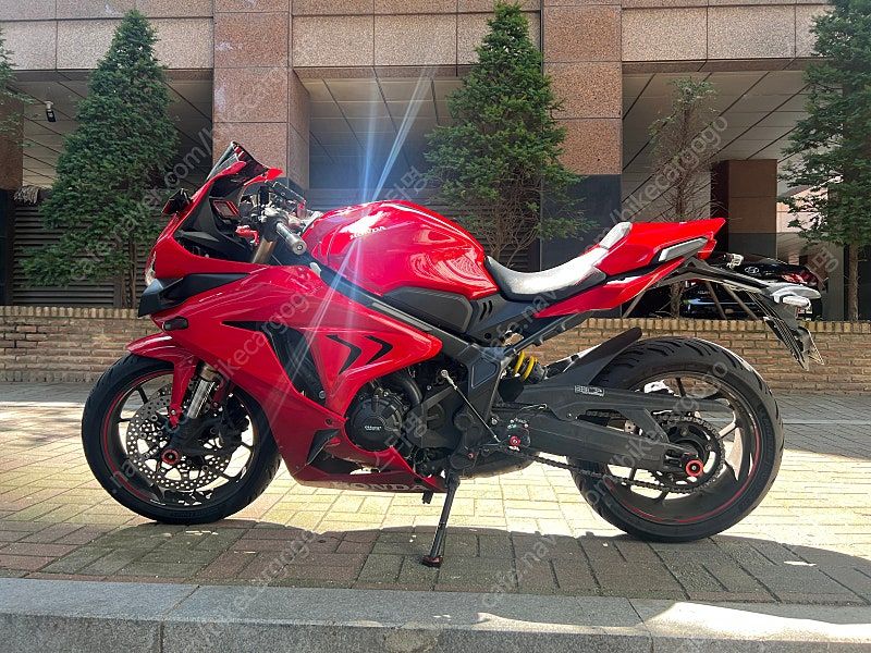 혼다 CBR 650 R MT thumb 2