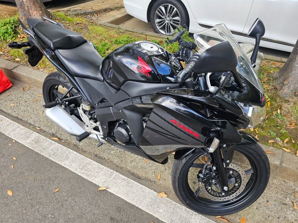 혼다 CBR 125 R main