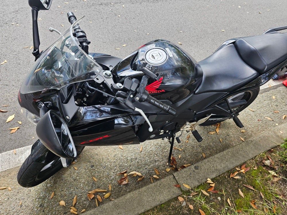 혼다 CBR 125 R thumb 2