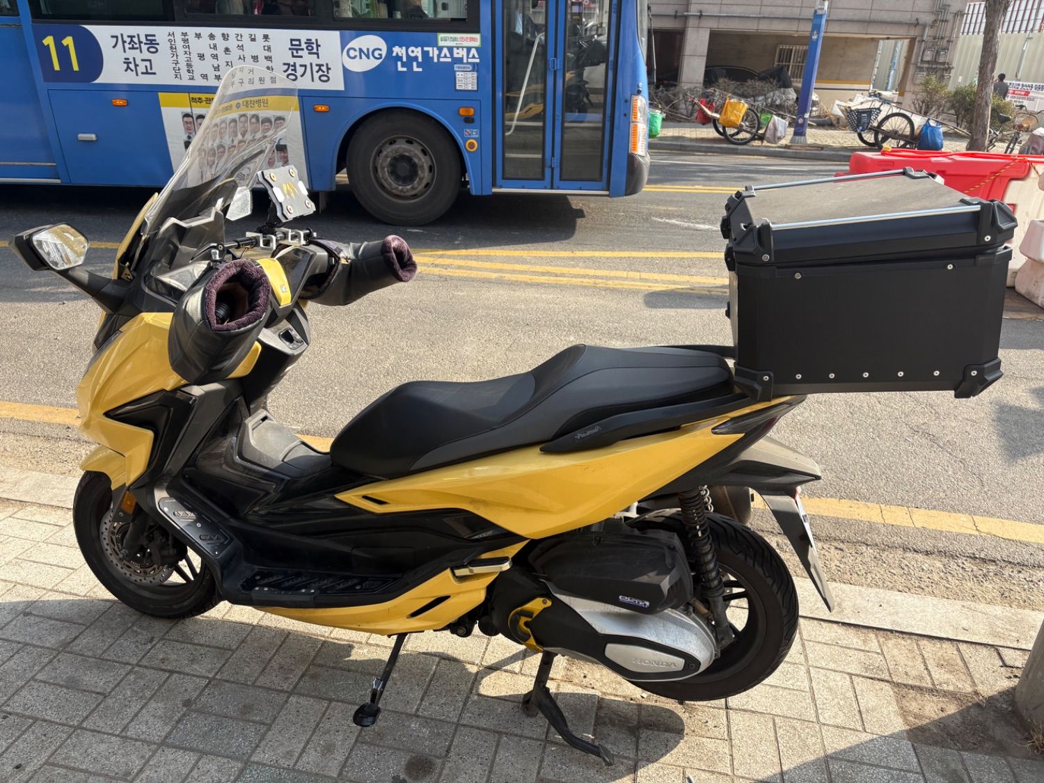 혼다 포르자 350 more