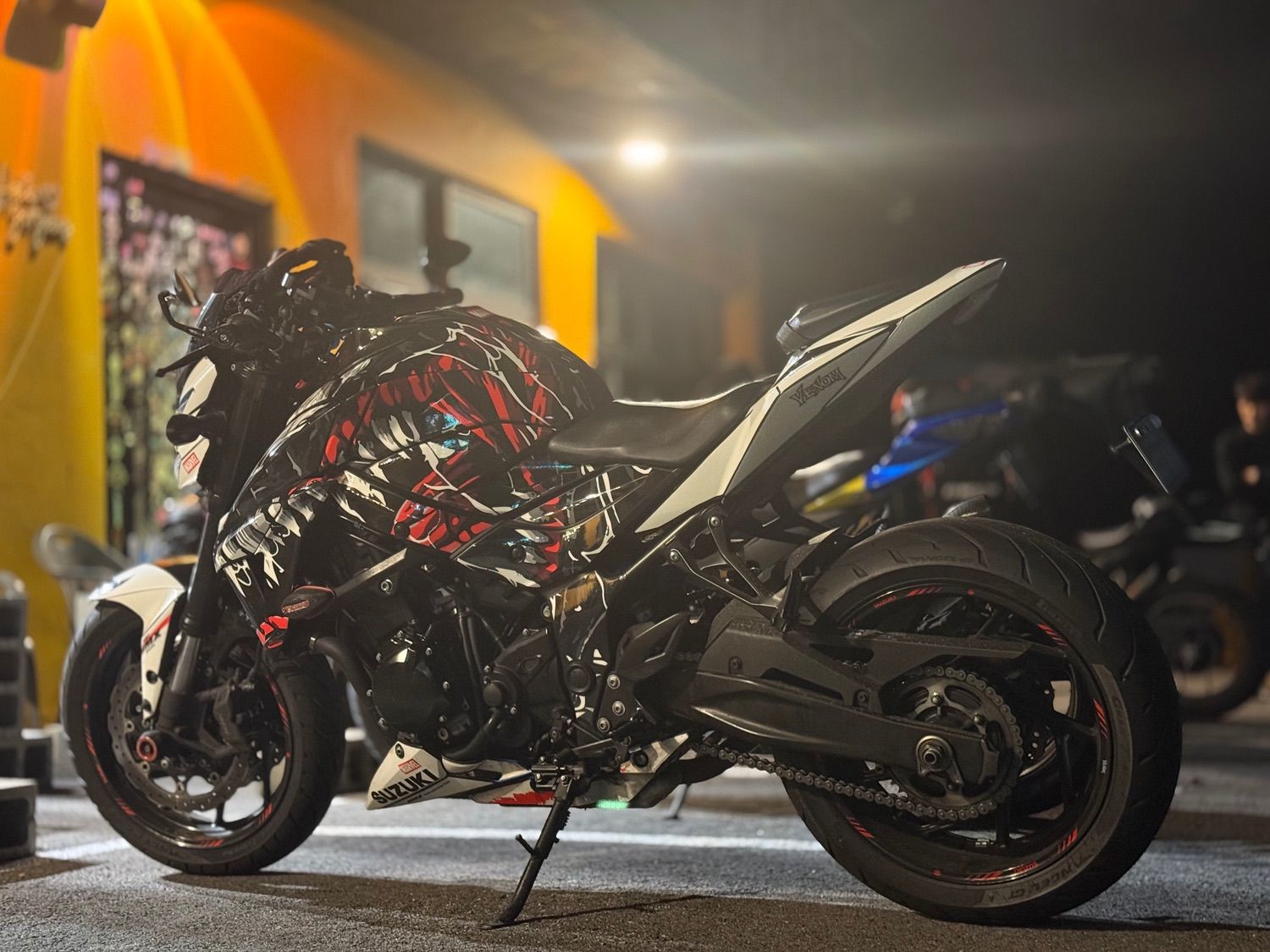 스즈키 GSX S 750 thumb 2