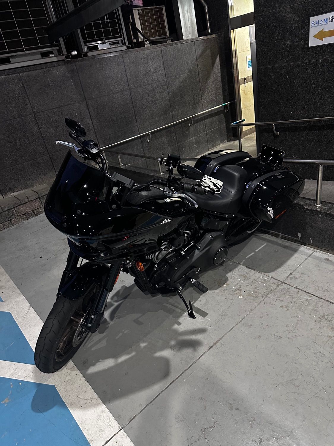 할리데이비슨 로우라이더 ST more