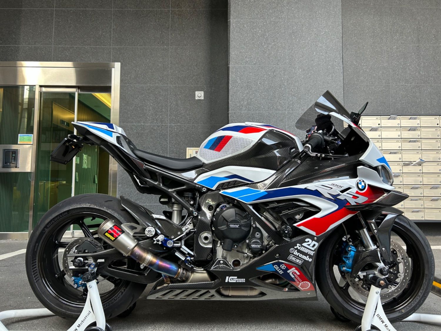 BMW M 1000 RR 2022 화이트 사진 3