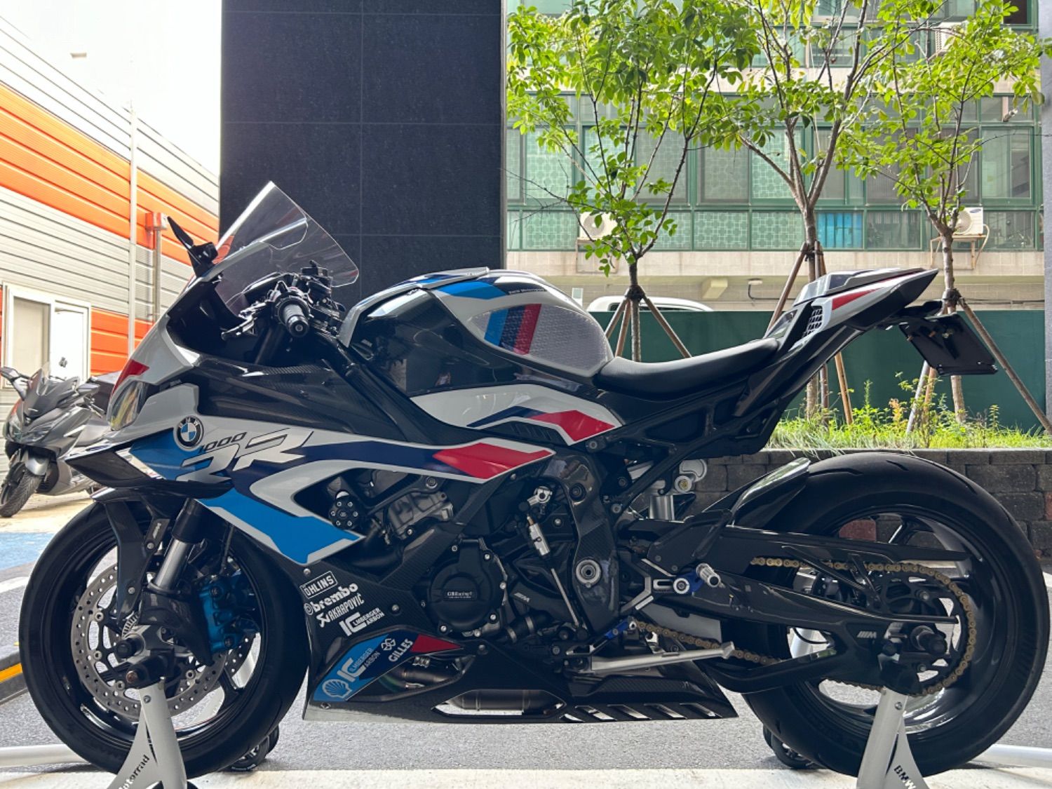 BMW M 1000 RR 2022 화이트 사진 6