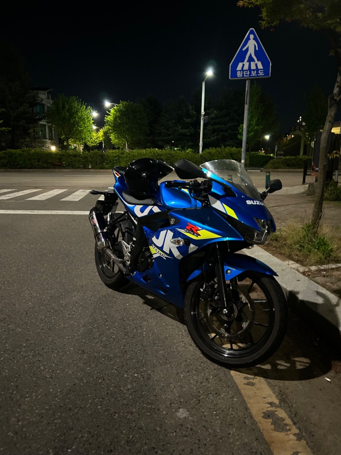 스즈키 GSX R 125 ABS thumb 2