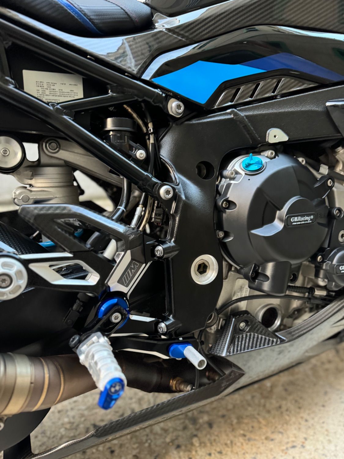 BMW M 1000 R 2023 블랙 사진 5