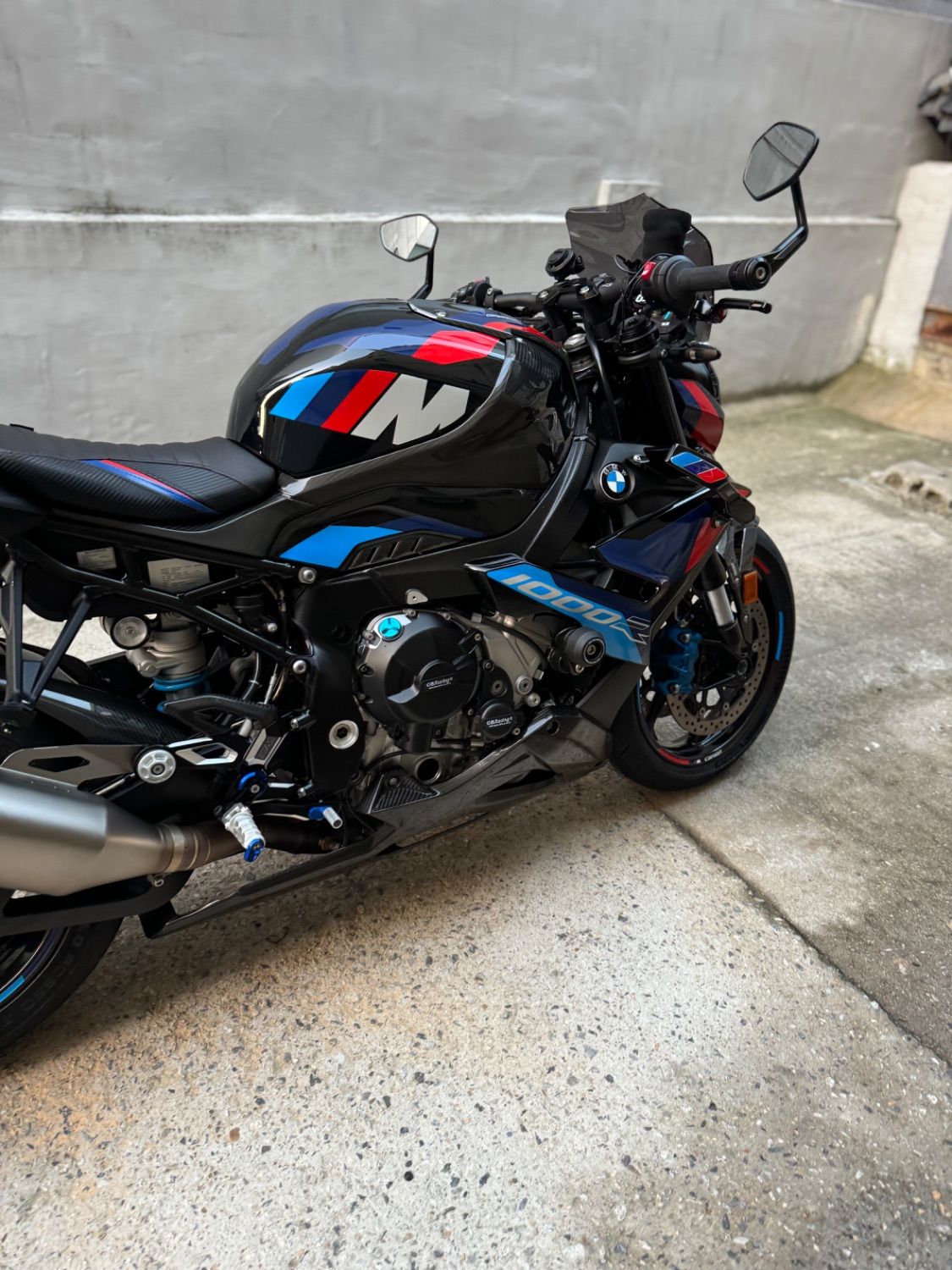 BMW M 1000 R 2023 블랙 사진 4