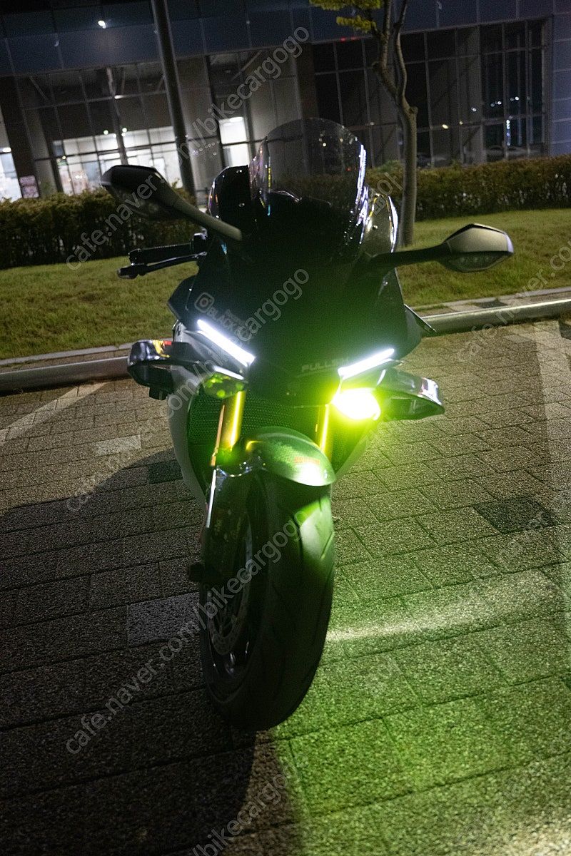 야마하 YZF R1 more