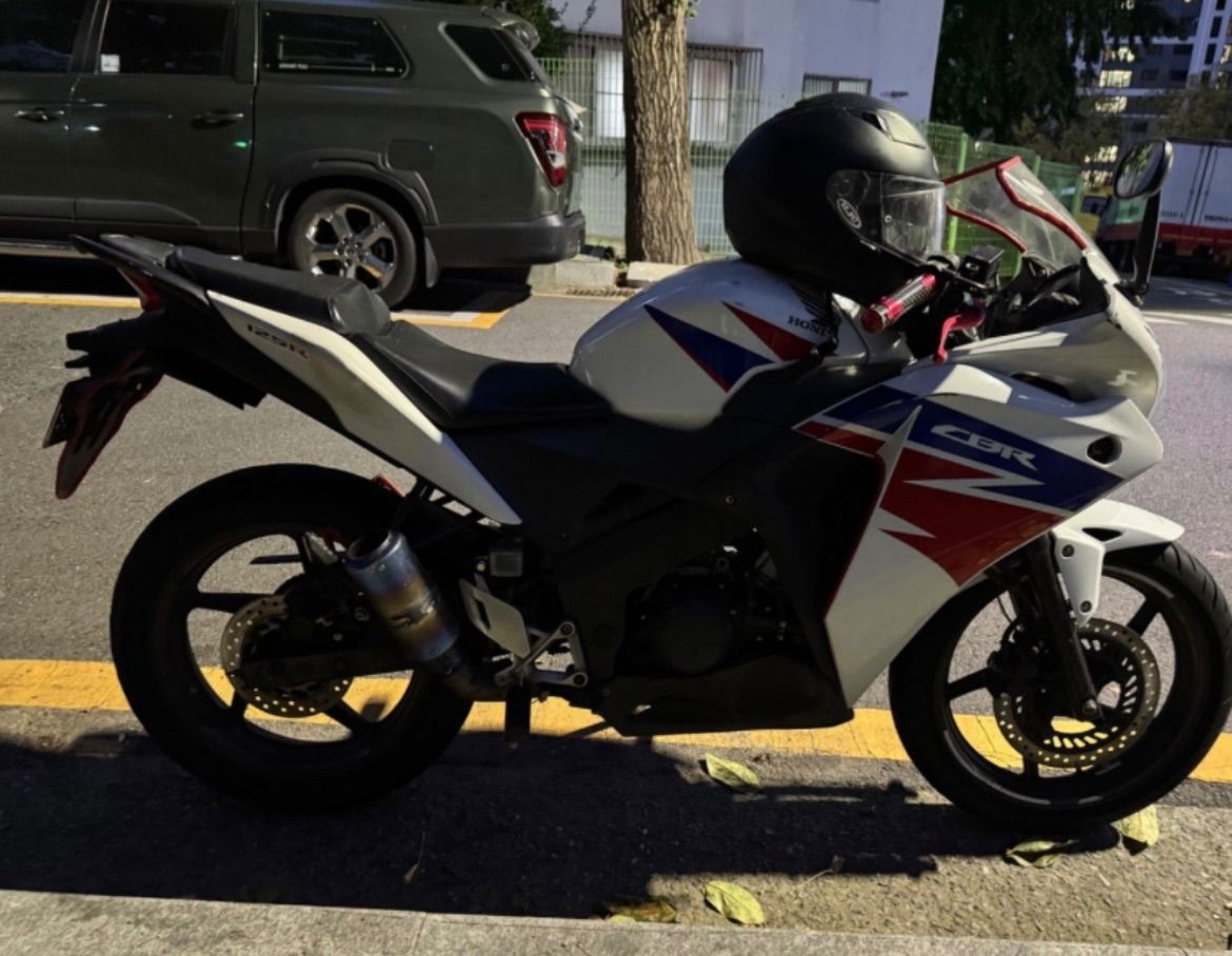 혼다 CBR 125 R thumb 2