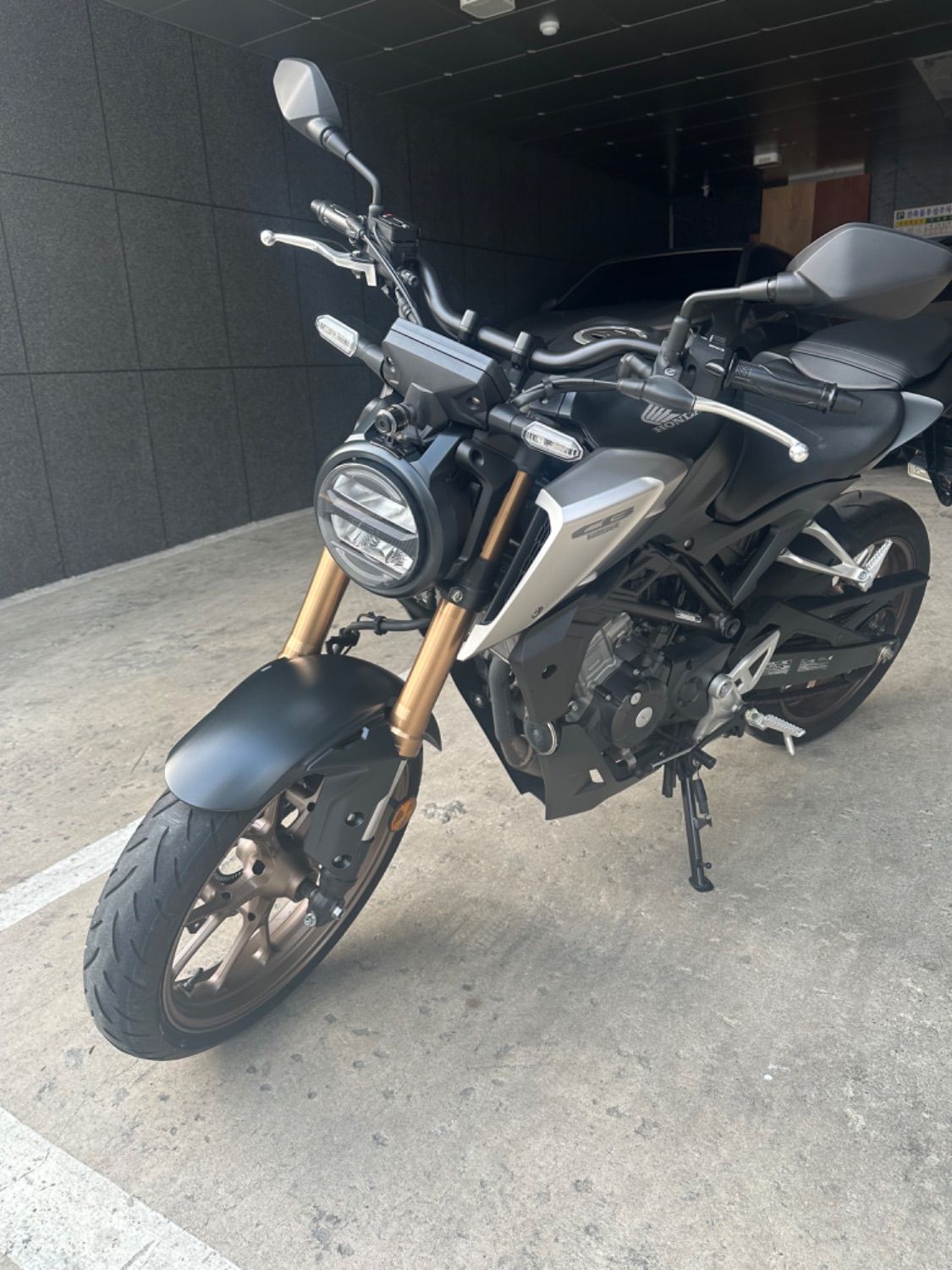 혼다 CB 125 R thumb 2