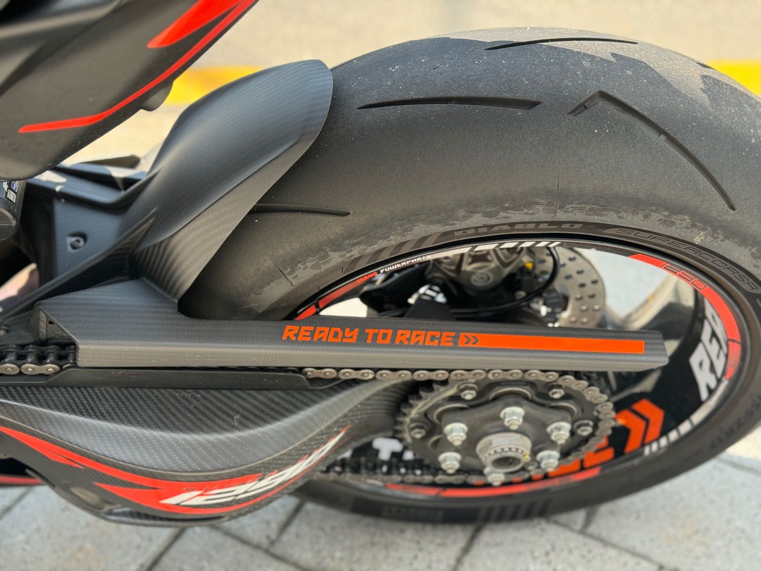 KTM 1290 슈퍼듀크 GT 2023 블랙 사진 5