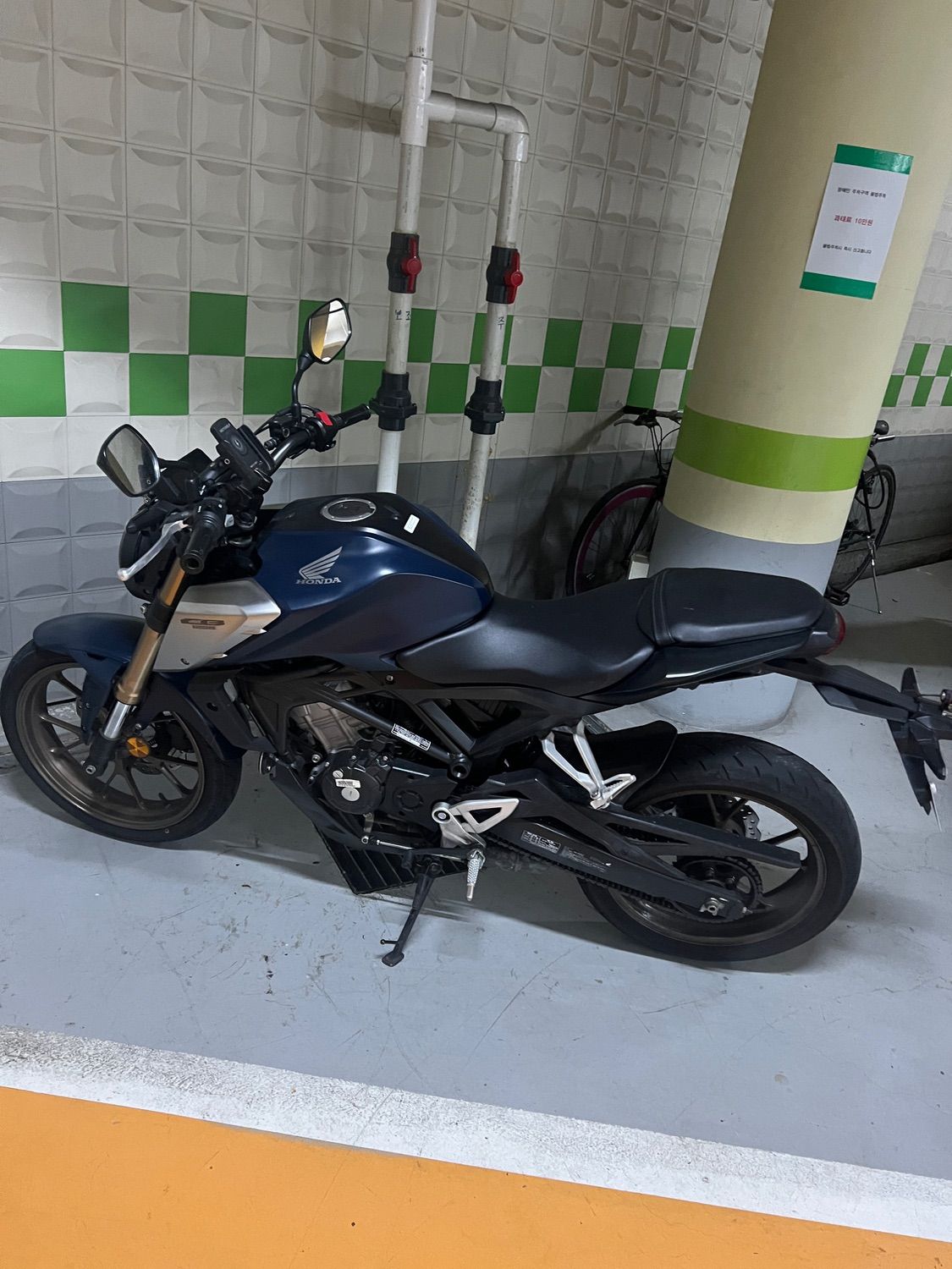 혼다 CB 125 R thumb 2