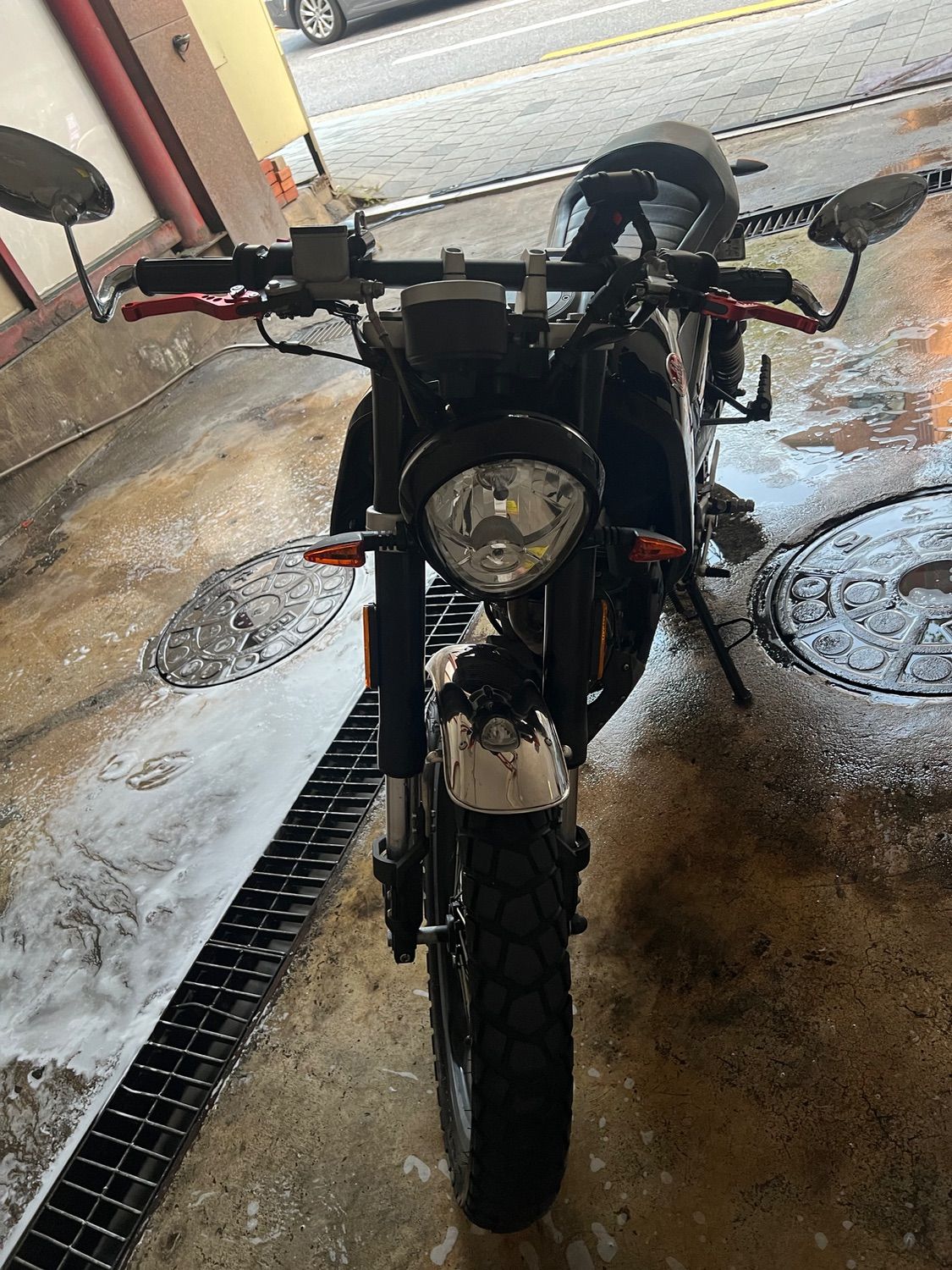 몬디알 힙스터 125 more