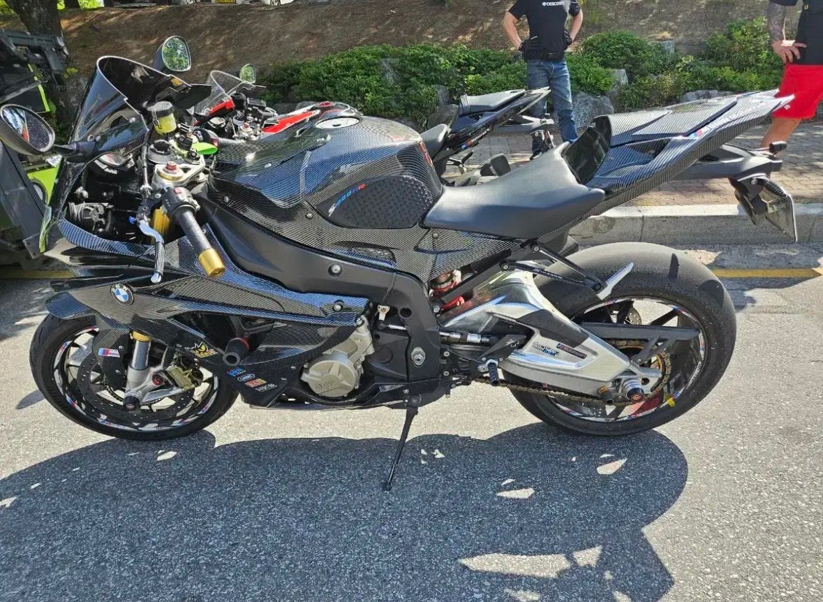 BMW S 1000 RR thumb 2