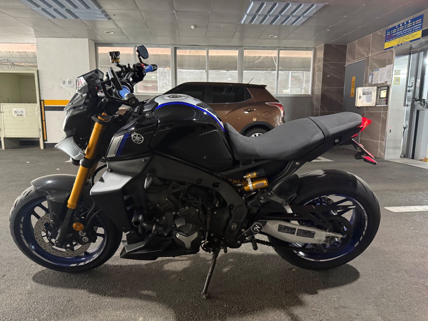 야마하 MT 09 SP 2021 블랙 사진 6
