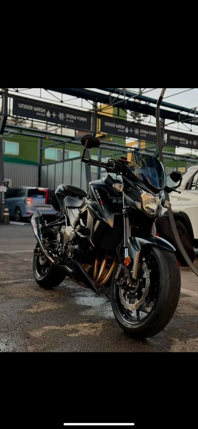 스즈키 GSX S 750 more