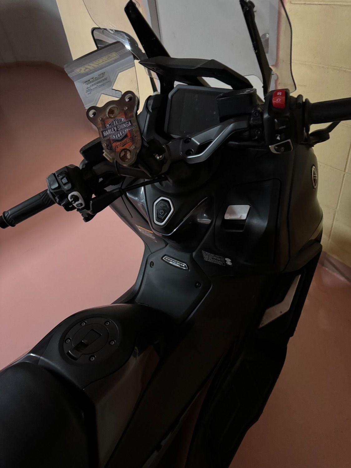 야마하 TMAX 560 more