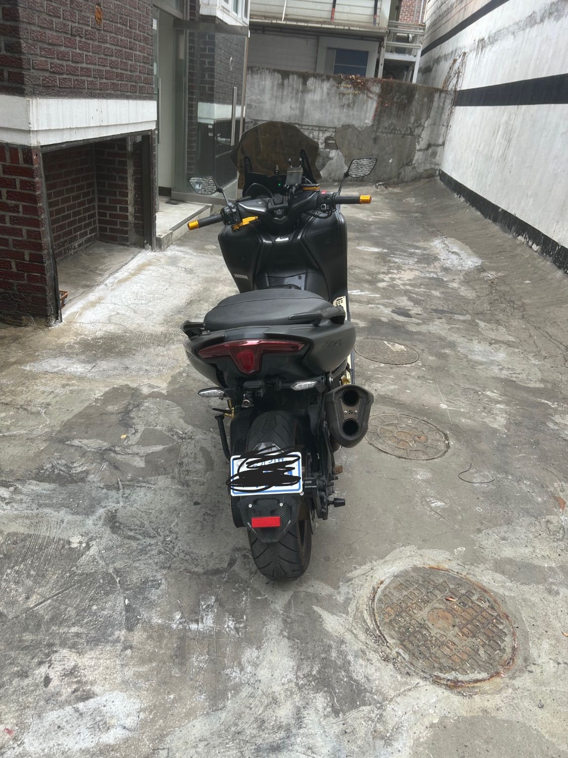 야마하 TMAX 560 more