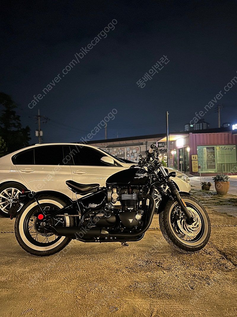 트라이엄프 본네빌 바버 블랙 more