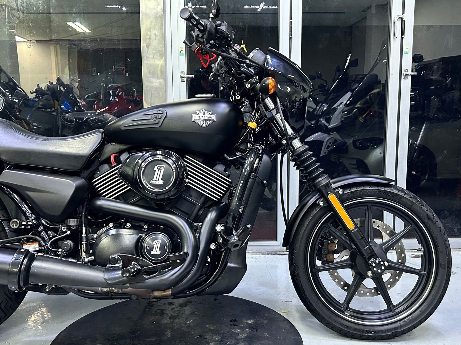 할리데이비슨 스트리트 750 more